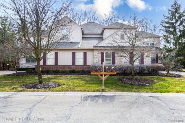 3585 Winding Brook Circle 89, Rochester Hills, MI 48309