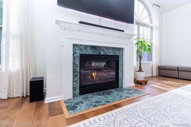 3585 Winding Brook Circle 89, Rochester Hills, MI 48309