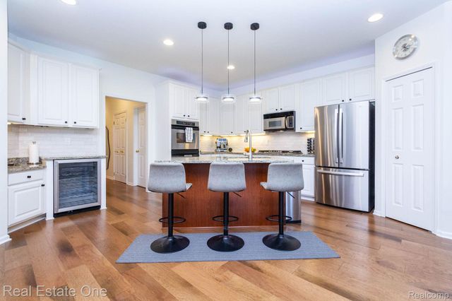 3585 Winding Brook Circle 89, Rochester Hills, MI 48309