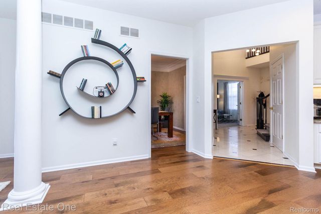 3585 Winding Brook Circle 89, Rochester Hills, MI 48309