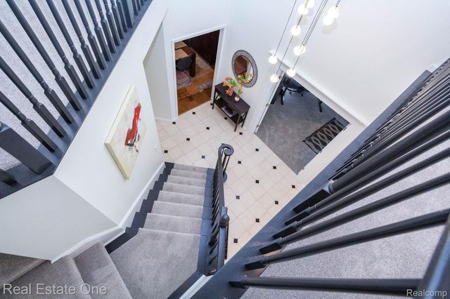 3585 Winding Brook Circle 89, Rochester Hills, MI 48309