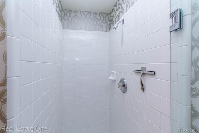 3585 Winding Brook Circle 89, Rochester Hills, MI 48309