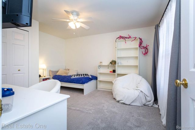 3585 Winding Brook Circle 89, Rochester Hills, MI 48309