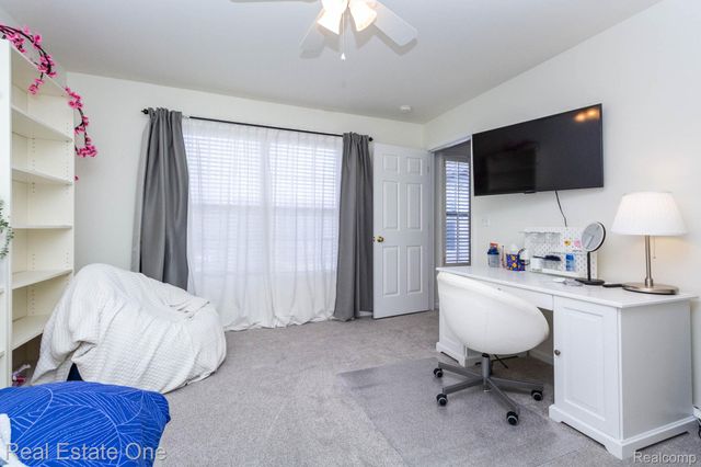 3585 Winding Brook Circle 89, Rochester Hills, MI 48309