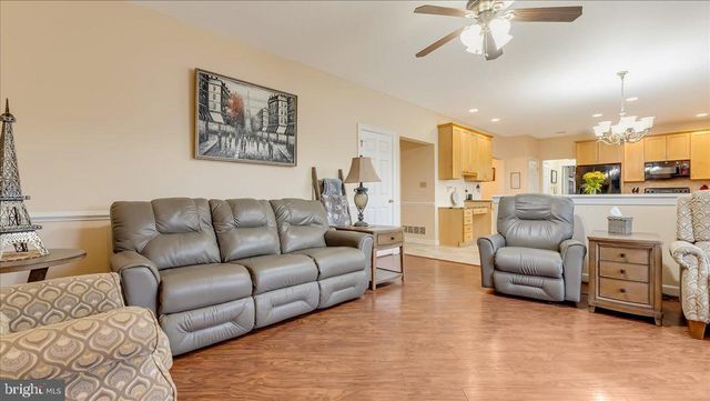 2804 LEHIGH LN, Nazareth, PA 18064