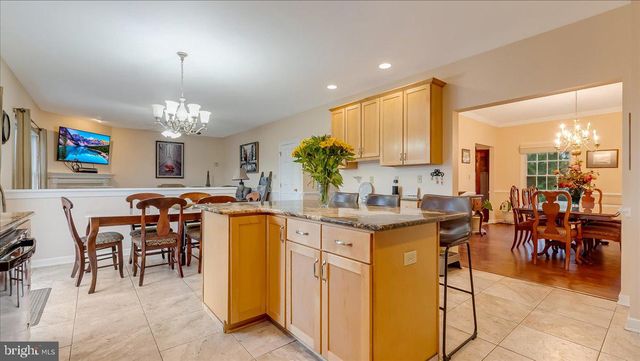 2804 LEHIGH LN, Nazareth, PA 18064