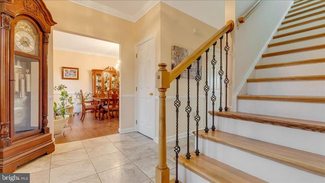 2804 LEHIGH LN, Nazareth, PA 18064