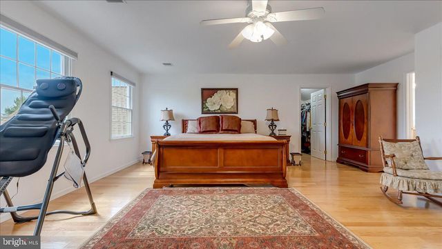 2804 LEHIGH LN, Nazareth, PA 18064