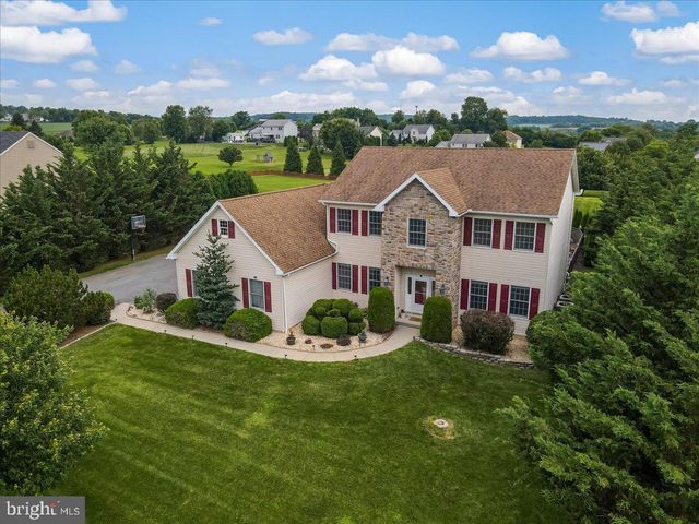 2804 LEHIGH LN, Nazareth, PA 18064