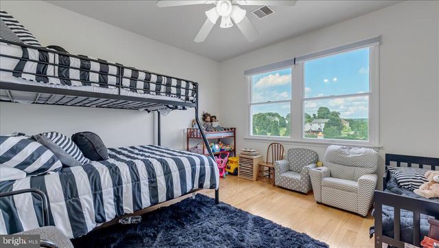 2804 LEHIGH LN, Nazareth, PA 18064