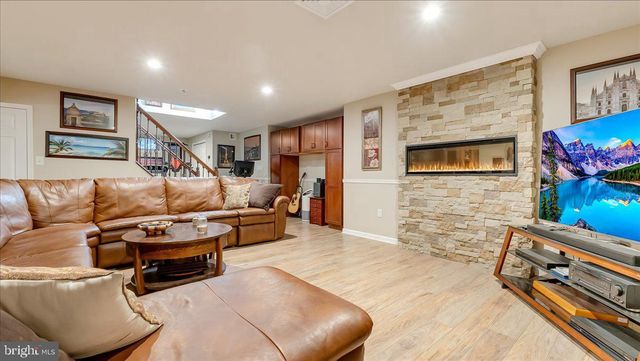 2804 LEHIGH LN, Nazareth, PA 18064