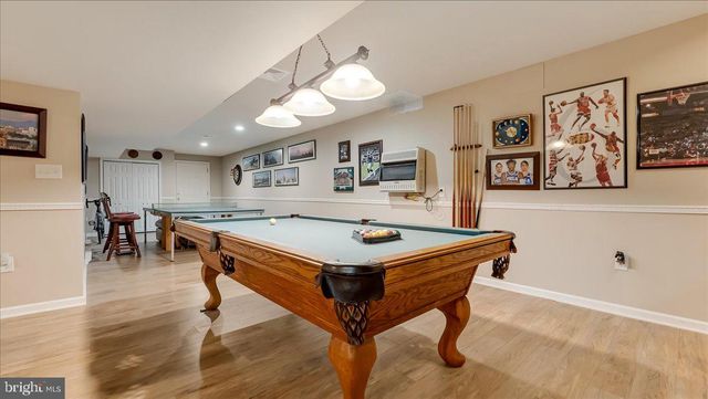2804 LEHIGH LN, Nazareth, PA 18064