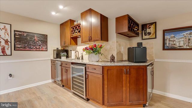 2804 LEHIGH LN, Nazareth, PA 18064