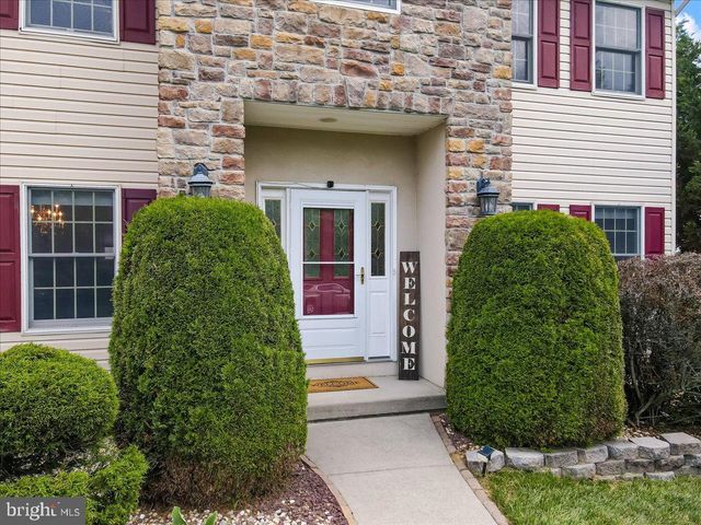 2804 LEHIGH LN, Nazareth, PA 18064