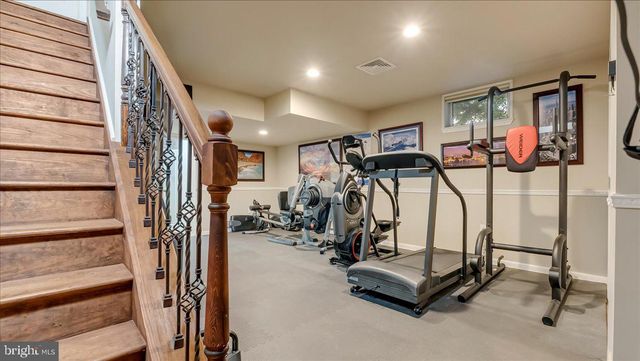 2804 LEHIGH LN, Nazareth, PA 18064
