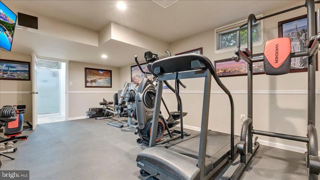2804 LEHIGH LN, Nazareth, PA 18064