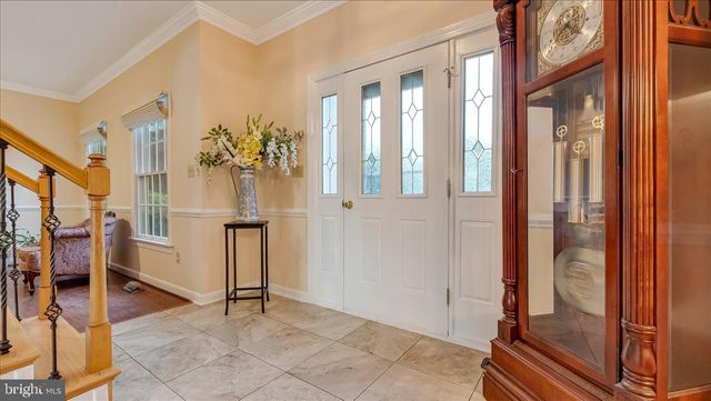 2804 LEHIGH LN, Nazareth, PA 18064