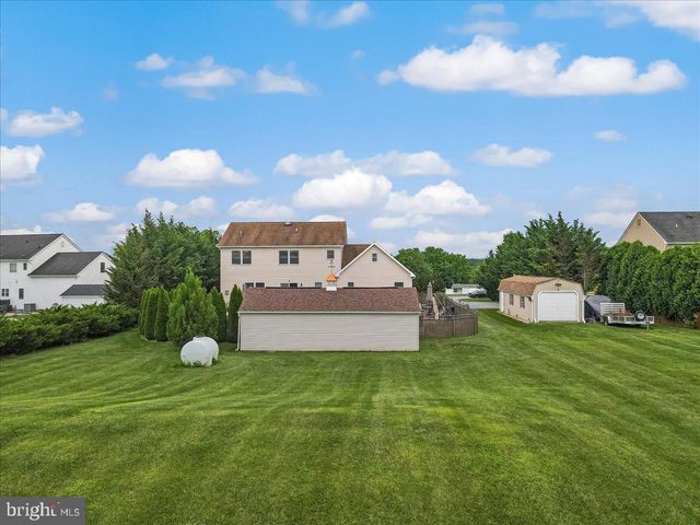 2804 LEHIGH LN, Nazareth, PA 18064
