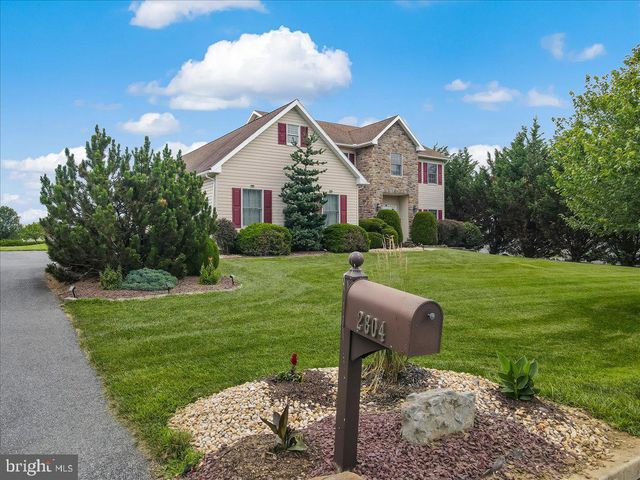 2804 LEHIGH LN, Nazareth, PA 18064
