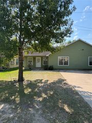 104 Lindley Street, Willis, TX 77378