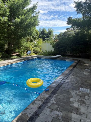 11 Shadetree Lane, Stony Brook, NY 11790