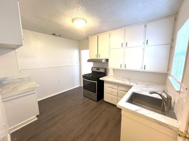 2110 30th Street, Lubbock, TX 79411