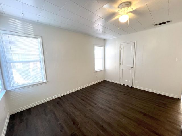 2110 30th Street, Lubbock, TX 79411