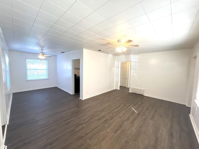 2110 30th Street, Lubbock, TX 79411