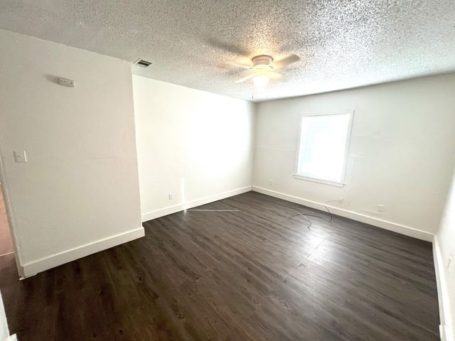 2110 30th Street, Lubbock, TX 79411