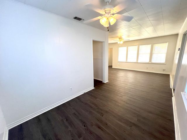 2110 30th Street, Lubbock, TX 79411