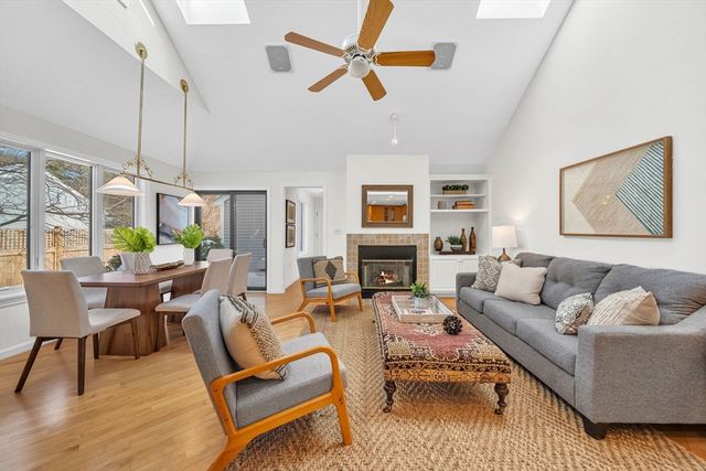 12 Cutting Cross Way 12, Wayland, MA 01778