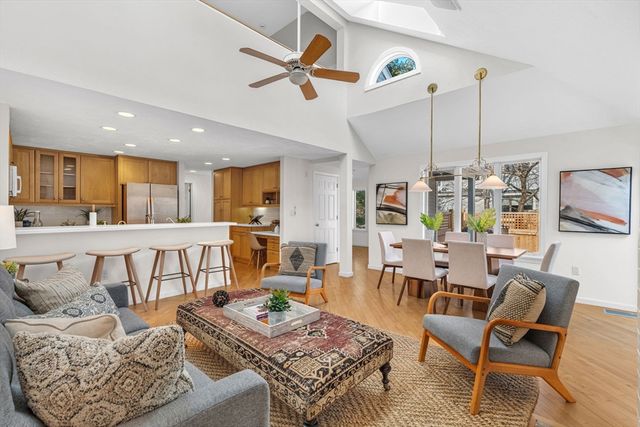 12 Cutting Cross Way 12, Wayland, MA 01778