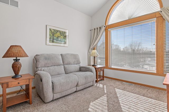 14326 Peninsula Point Drive, Savage, MN 55378