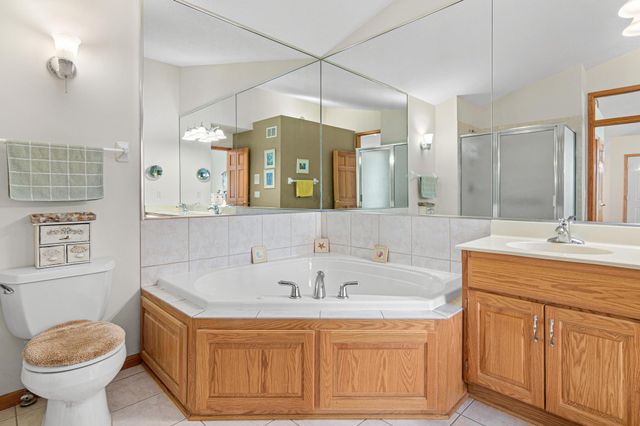 14326 Peninsula Point Drive, Savage, MN 55378