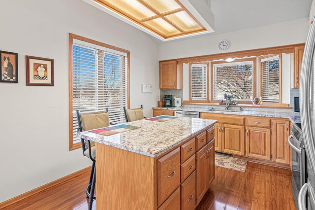 14326 Peninsula Point Drive, Savage, MN 55378