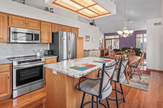 14326 Peninsula Point Drive, Savage, MN 55378