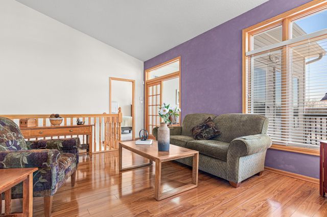 14326 Peninsula Point Drive, Savage, MN 55378