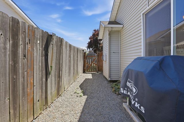 1038 S WEST Dr, Airway Heights, WA 99001