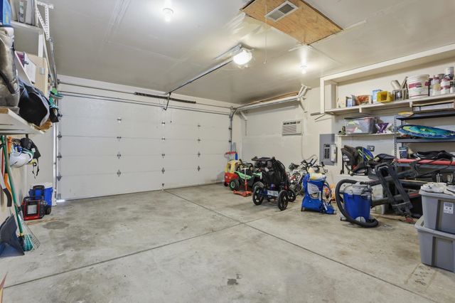 1038 S WEST Dr, Airway Heights, WA 99001