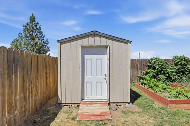 1038 S WEST Dr, Airway Heights, WA 99001