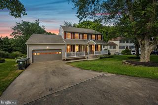 130 W MILL STATION DR, Newark, DE 19711