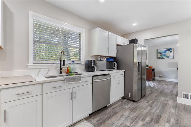 2276 SKYLINE Drive, Gainesville, GA 30501