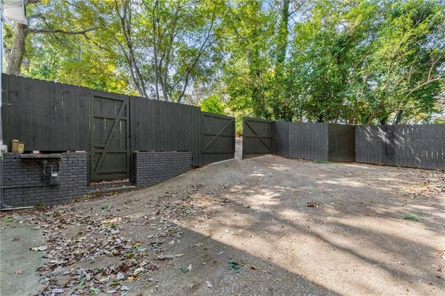 2276 SKYLINE Drive, Gainesville, GA 30501