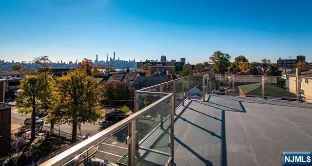 129 Rothwell Avenue, Cliffside Park, NJ 07010