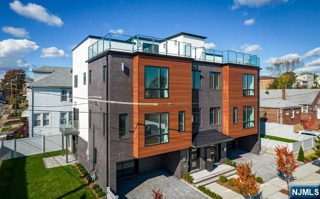 129 Rothwell Avenue, Cliffside Park, NJ 07010
