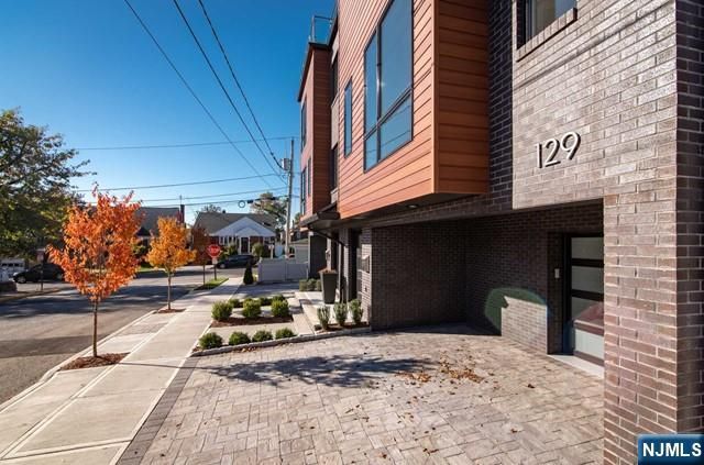 129 Rothwell Avenue, Cliffside Park, NJ 07010