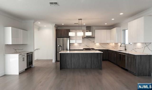 129 Rothwell Avenue, Cliffside Park, NJ 07010