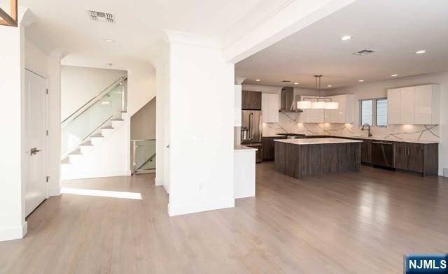 129 Rothwell Avenue, Cliffside Park, NJ 07010