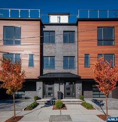 129 Rothwell Avenue, Cliffside Park, NJ 07010
