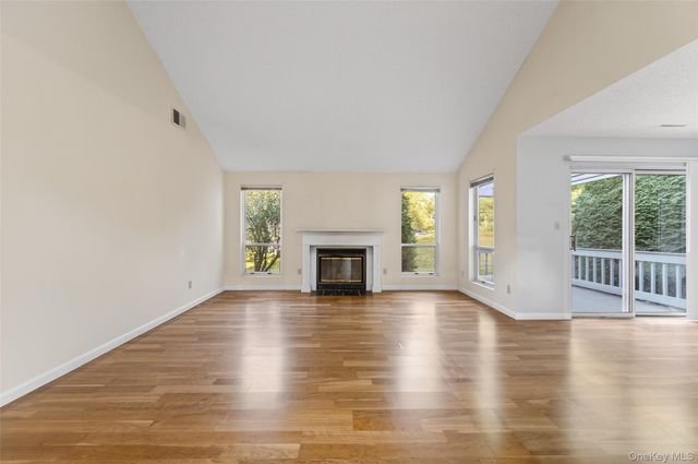 23 Pond Drive E, Rhinebeck, NY 12572